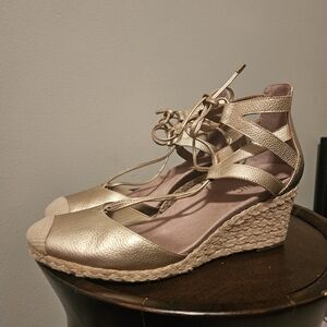Elegant Gold Wedge Sandals